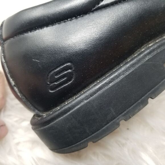 SKECHERS SLIPON LOAFER STYLE. SIZE 9, EURO 42. - Picture 4 of 13